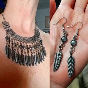 Beautiful necklace and earrings set